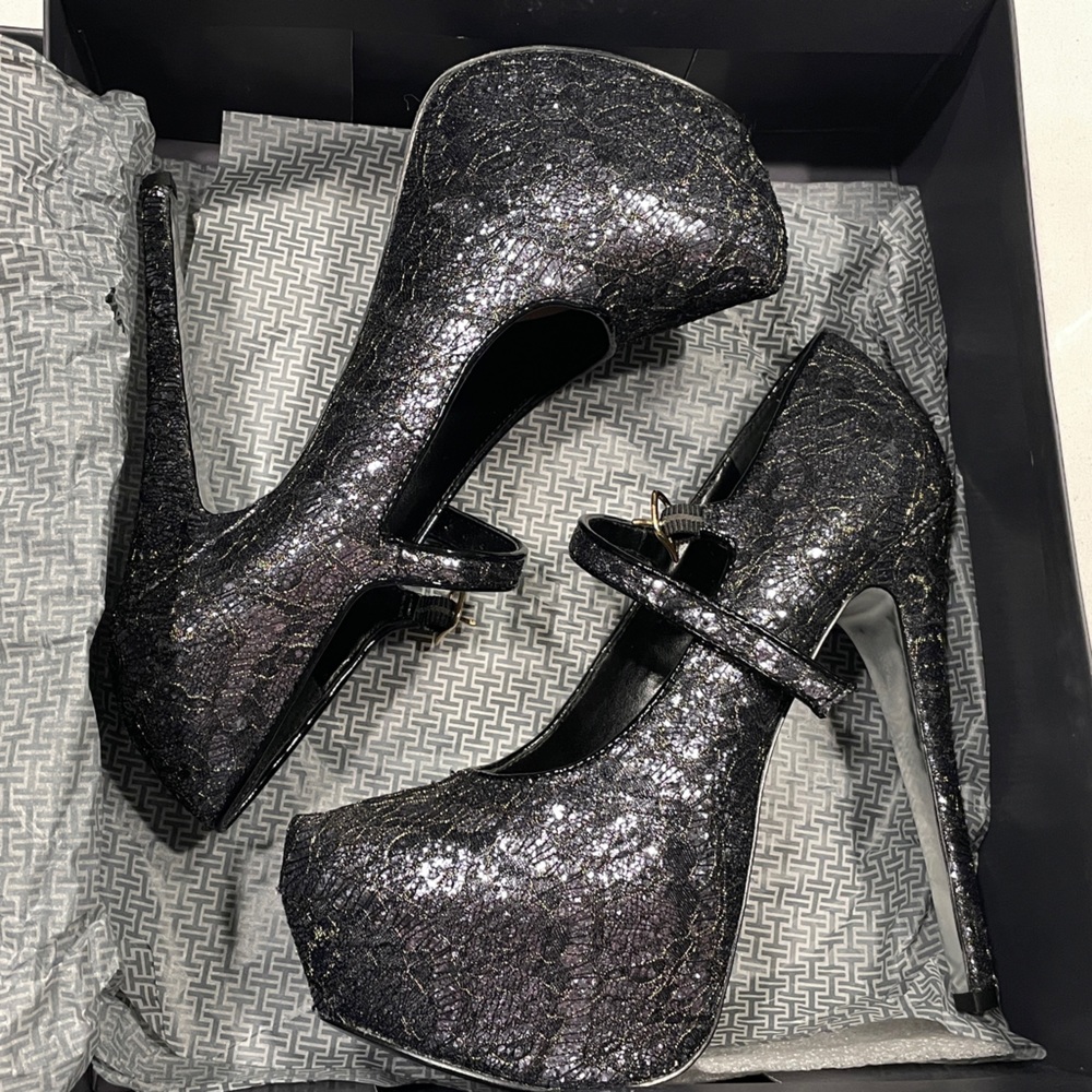 H by Halston platform heels black and silver